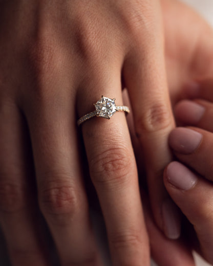 Jasmine (with Pavé) - Hexagon