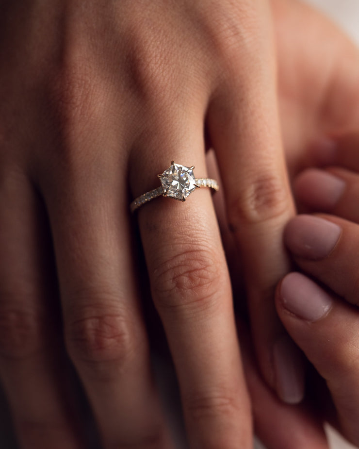 Jasmine (with Pavé) - Hexagon