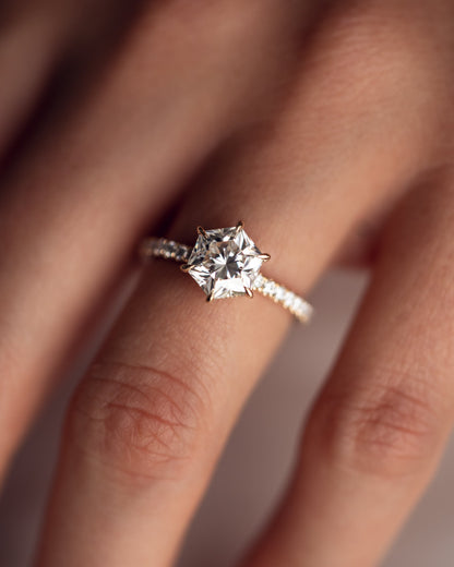 Jasmine (with Pavé) - Hexagon