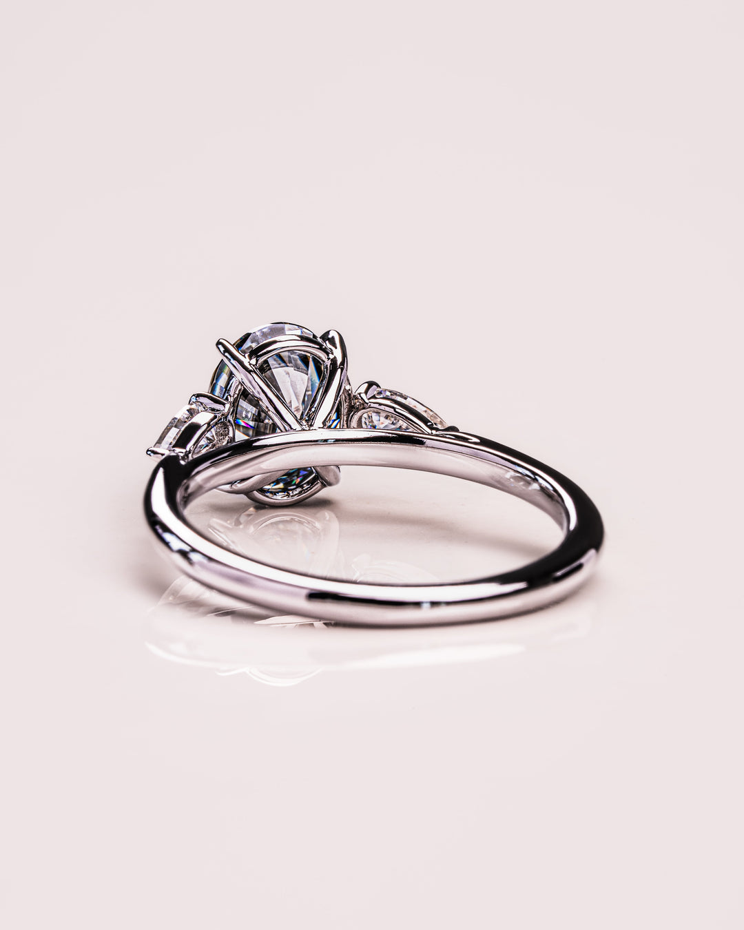 Hannah - Oval (Grey) & Pear