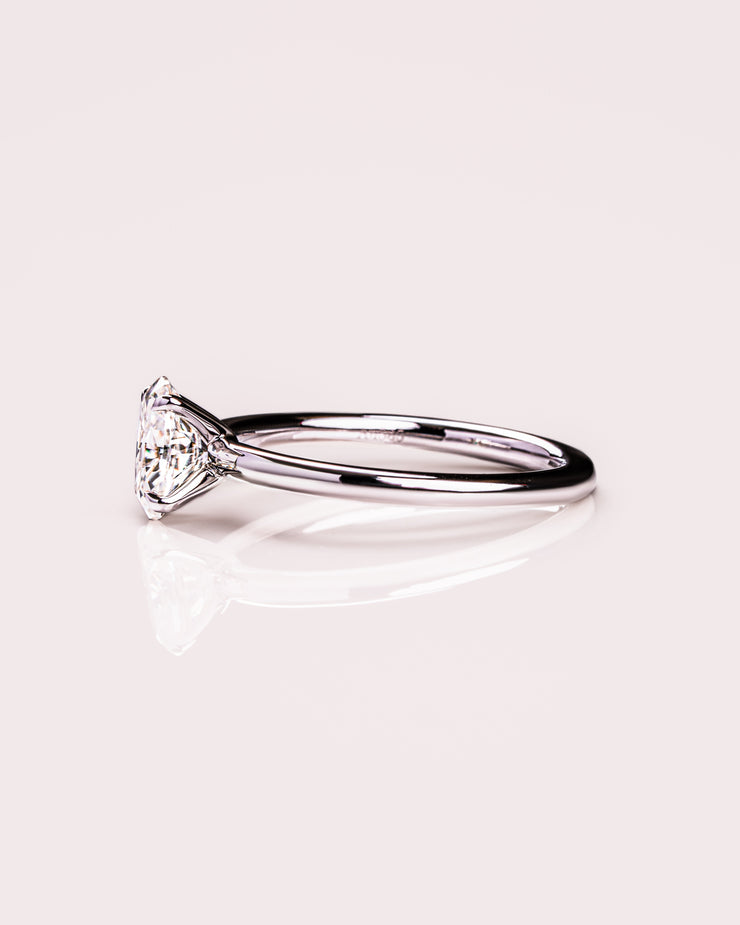 Ready to Ship - Becca - Oval